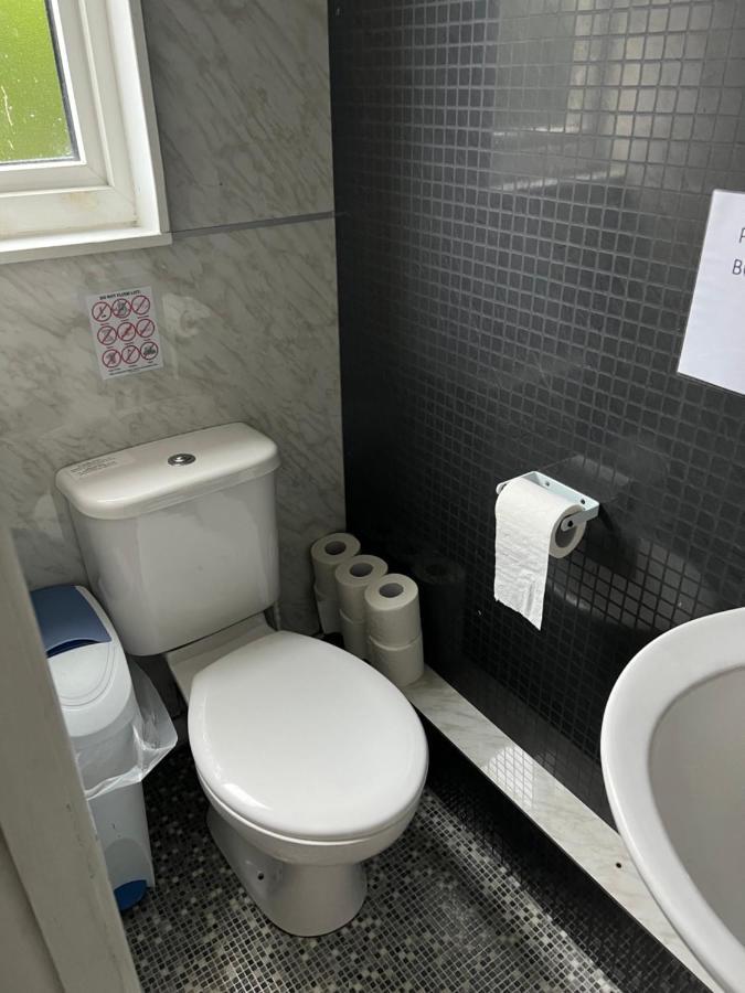 קייליקין Saucy Mary'S Hostel מראה חיצוני תמונה